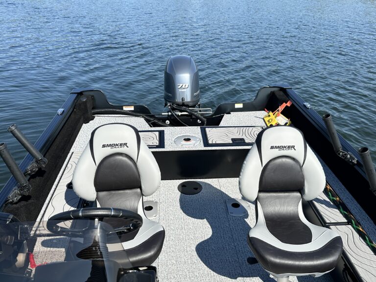 166 Excursion SC Smoker Craft Fishing Boats