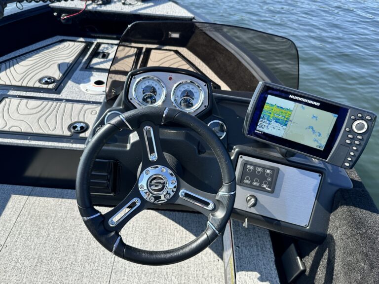 166 Excursion SC Smoker Craft Fishing Boats