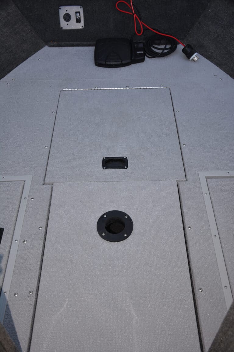 182 Ultima Smoker Craft Fishing Boat