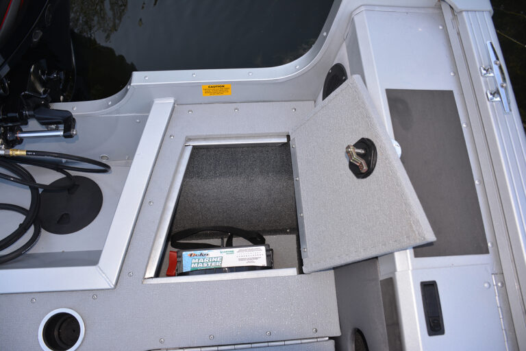 182 Ultima Smoker Craft Fishing Boat