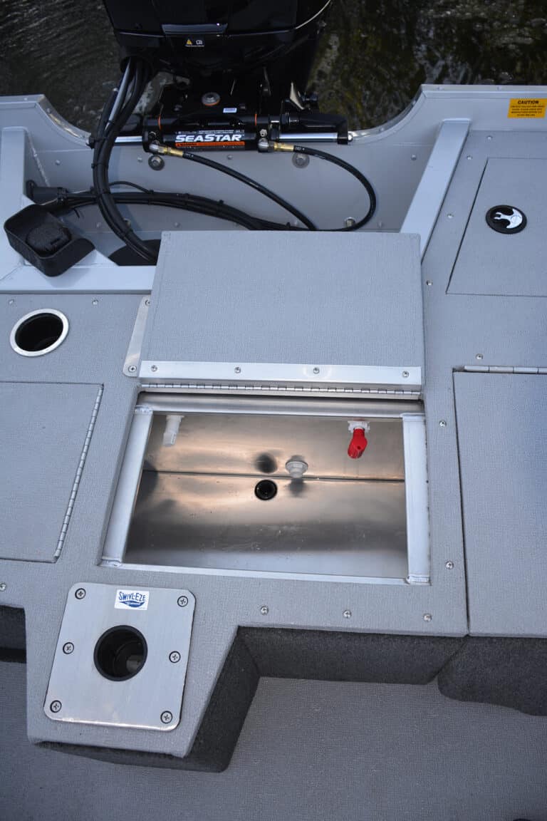 182 Ultima Smoker Craft Fishing Boat