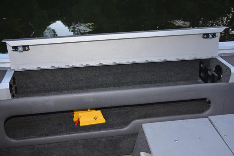 182 Ultima Smoker Craft Fishing Boat