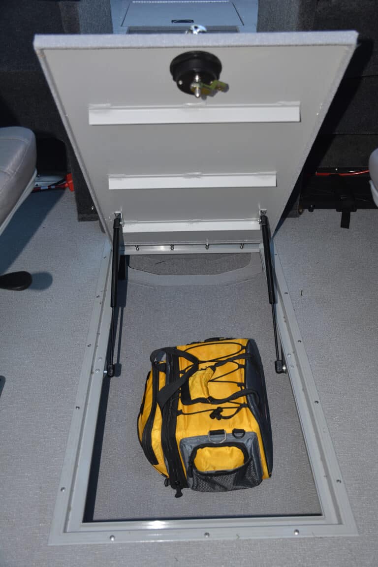 182 Ultima Smoker Craft Fishing Boat